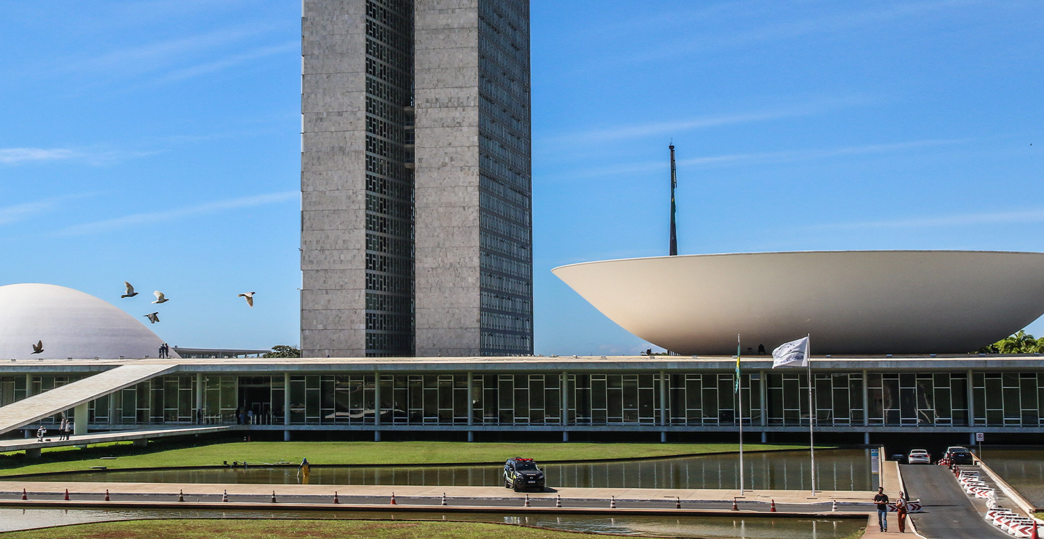 Parlamentares apresentam 20 projetos contra aumento do IOF