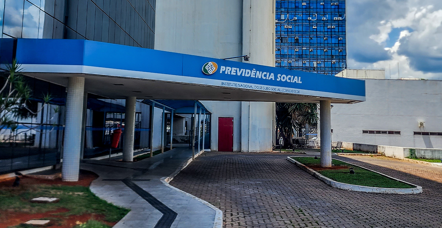 Aposentados denunciam descontos indevidos no INSS desde 2006; veja relatos