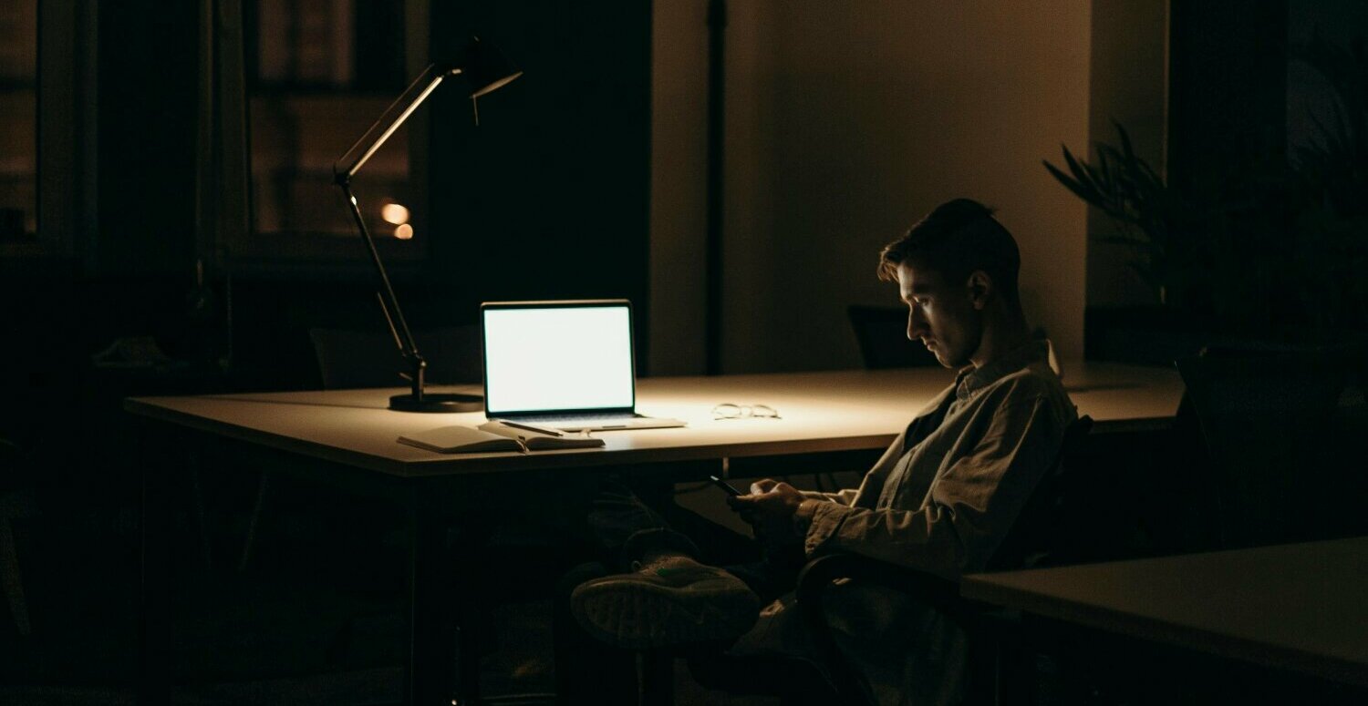 Crédito fácil demais? Desconfie: veja como reconhecer fraudes ao pedir empréstimo online