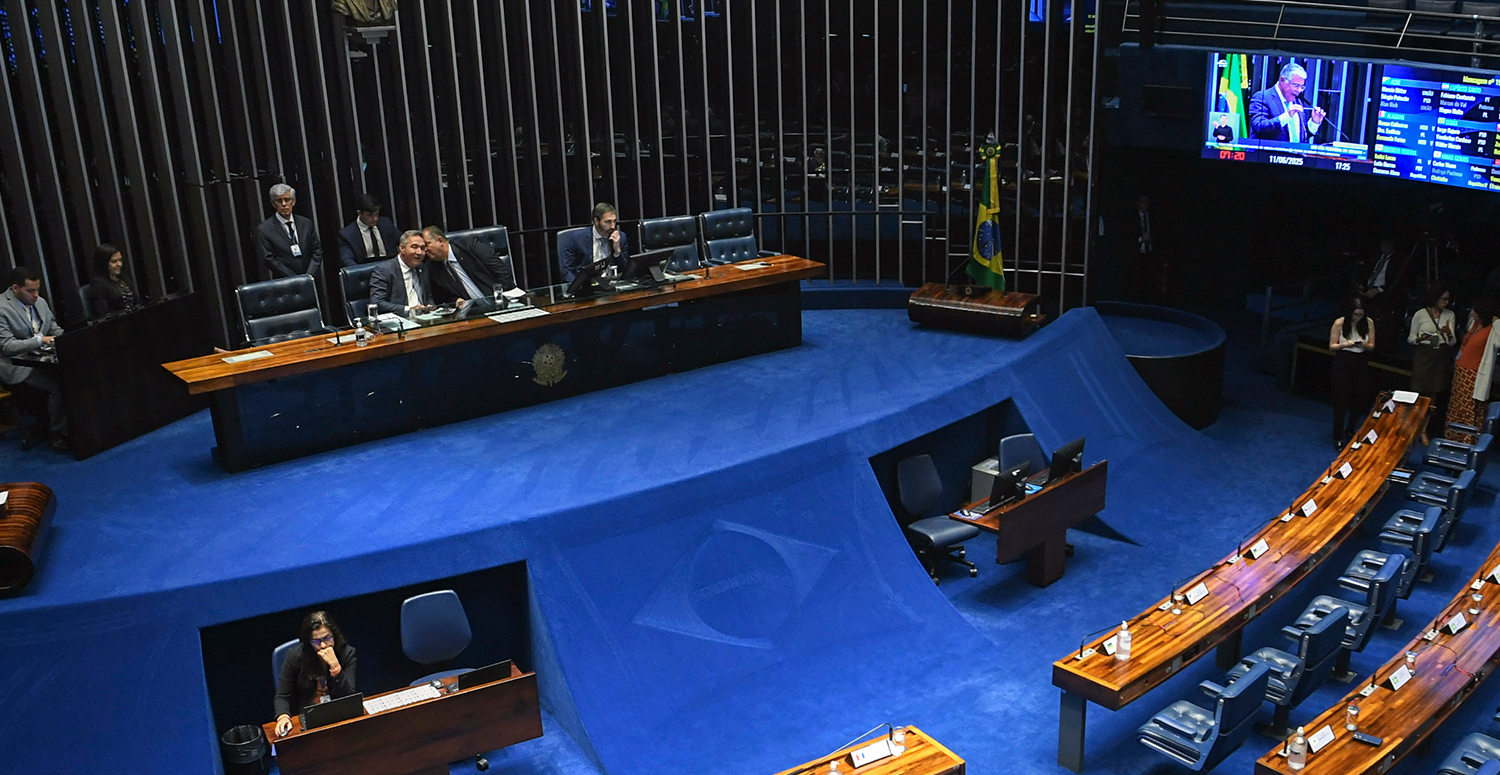 Câmara exige corte de despesas para avançar com MP de impostos