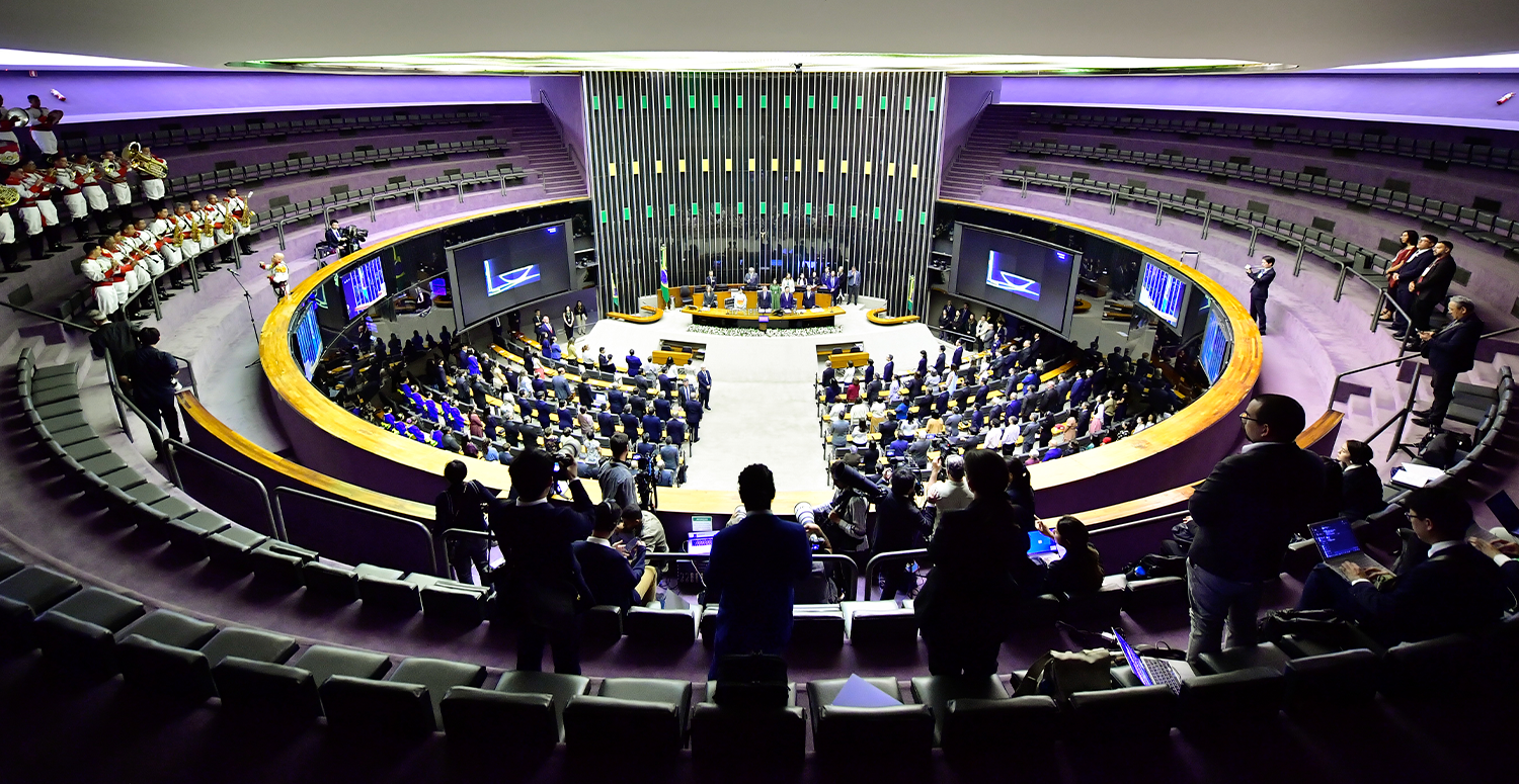 Câmara analisa urgência sobre o projeto que pode derrubar o decreto do IOF