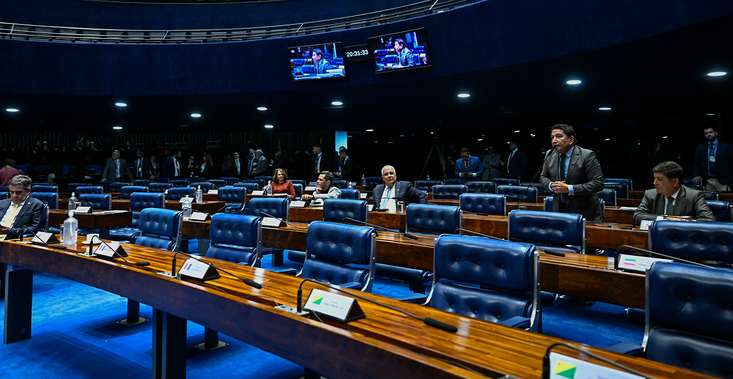 Senado suspende decretos do executivo e derruba aumento do IOF