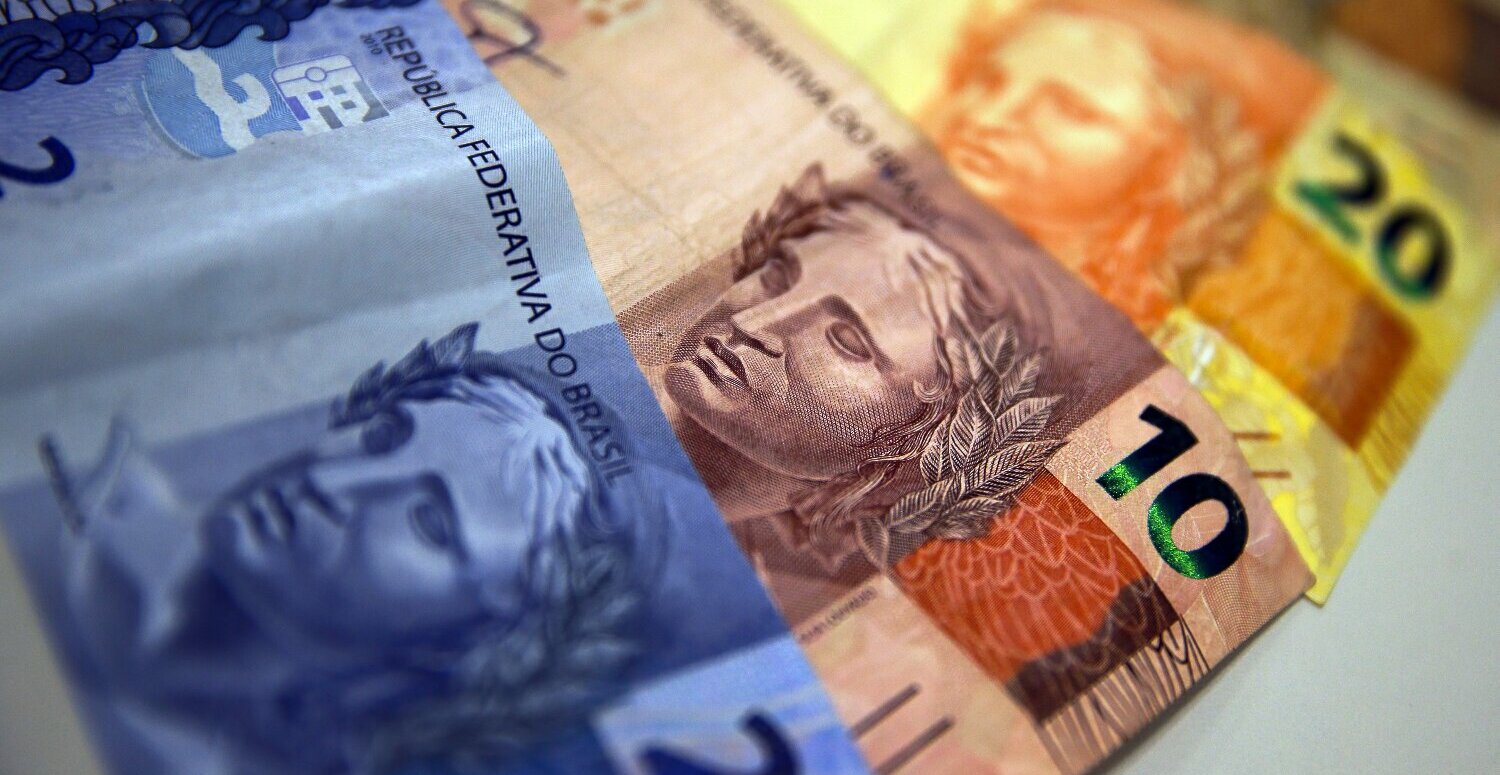 INSS define ordem de devolução de descontos indevidos por adesão