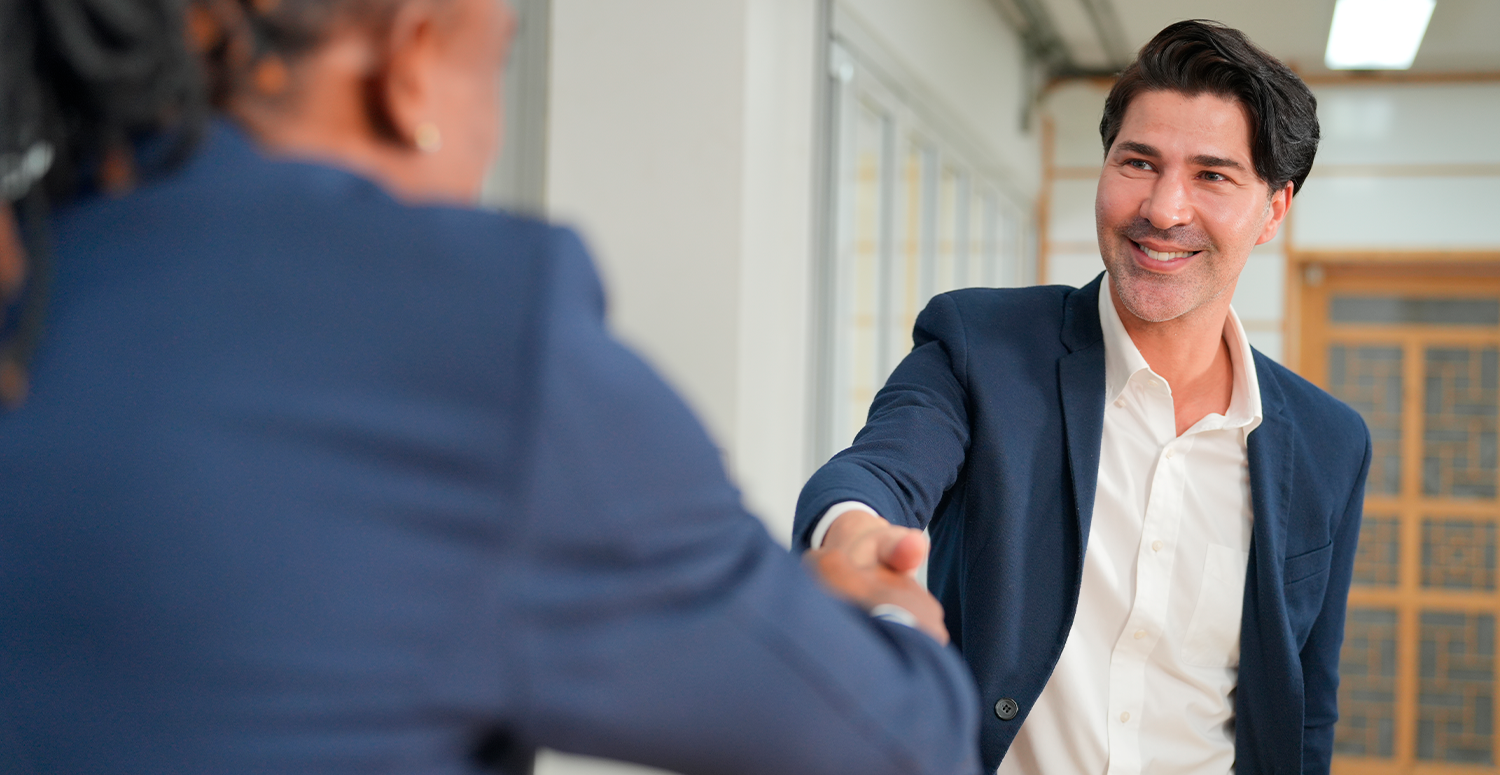 Trabalhar como CLT e ter CNPJ é possível, mas exige atenção às regras