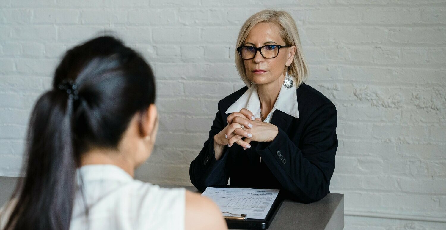 Fez entrevista de emprego e ficou sem resposta? Canadá terá lei para evitar isso! No Brasil isso daria certo?