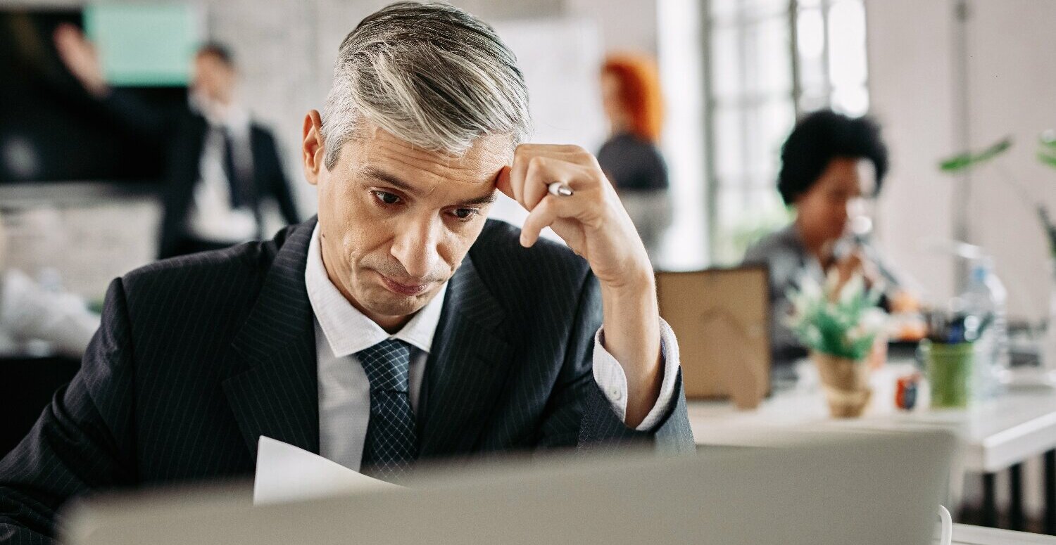 Líderes brasileiros trocam de emprego por salário e fraco desempenho das empresas, aponta pesquisa da Page Executive