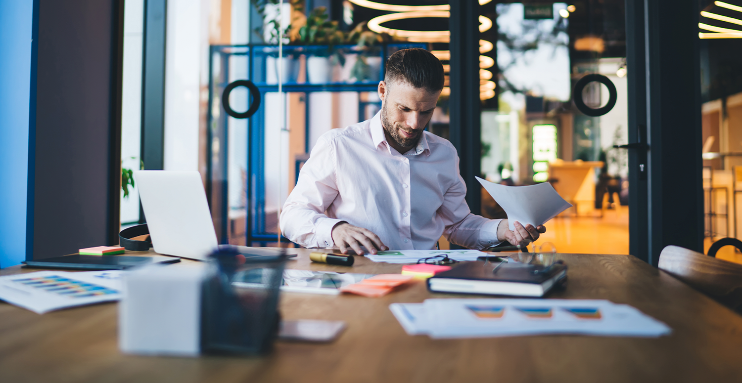 Reforma administrativa propõe teto salarial, fim de férias prolongadas e regras claras para verbas