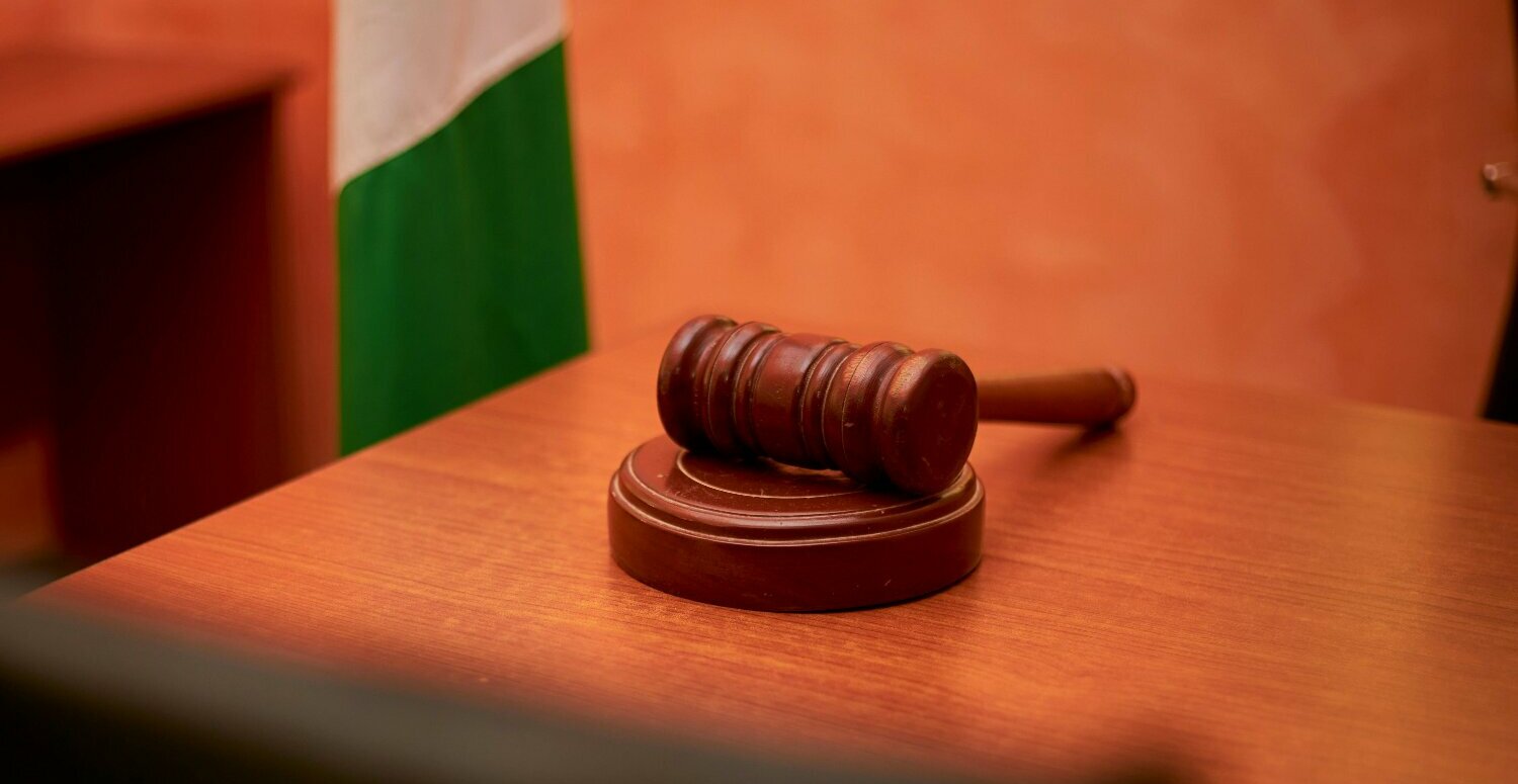 Comissão aprova projeto que eleva responsabilidades do empregador após interdição do trabalho