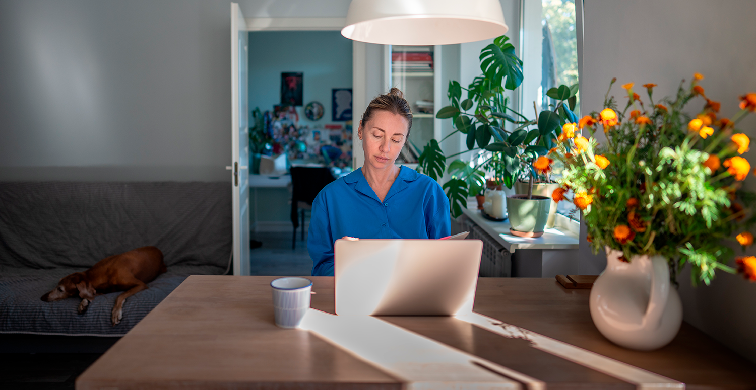 Itaú demite mil funcionários e reacende debate sobre quais os limites do monitoramento no home office