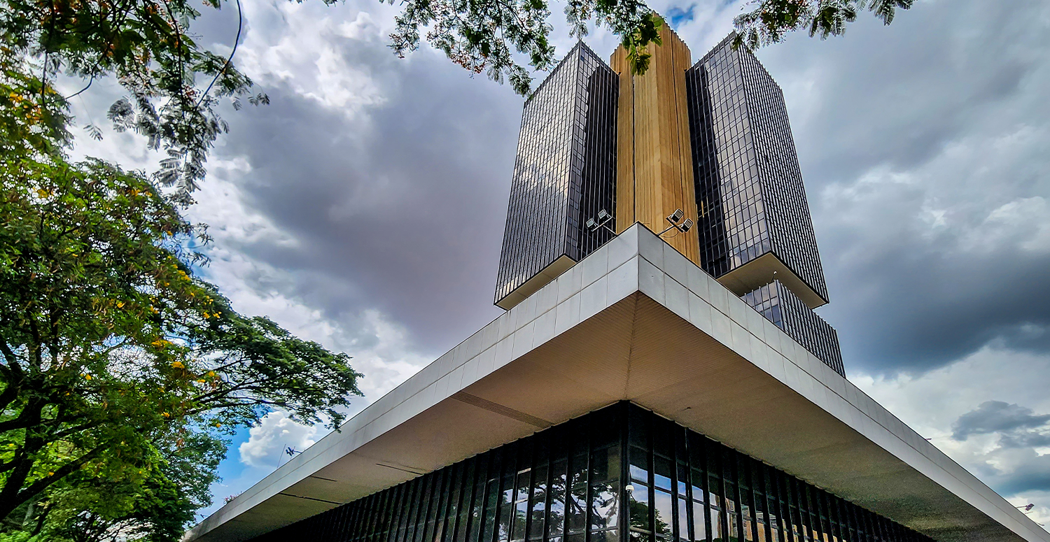 Banco Central adia regulamentação do PIX Parcelado e discute segurança e proteção do consumidor